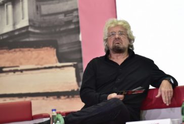 GOVERNO, GRILLO "LO SCERIFFO SCAPPA E VOLANO GLI AVVOLTOI"