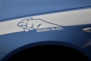 DONNA AGGREDITA A MILANO E FERITA CON COCCI DI BOTTIGLIA