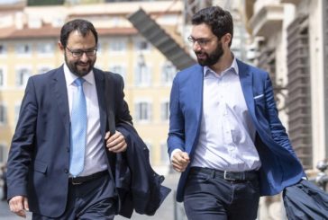 M5S COMPATTO "NOI UN MONOLITE ATTORNO A DI MAIO"
