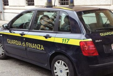 SEQUESTRATI OLTRE 75 MILA CAPI CONTRAFFATTI A ROMA, TRE DENUNCE