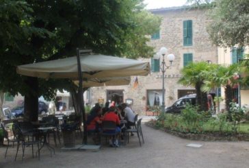 Montalcino: il giardino curato da Tita occupato da un ristorante