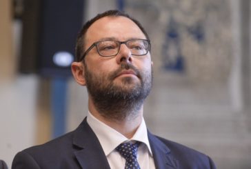 M5S "SE SU ROUSSEAU VINCE IL NO AL GOVERNO CONTE NE PRENDA ATTO"