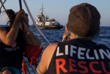 MIGRANTI, LA NAVE "ELEONORE" VERSO POZZALLO. SARA' SEQUESTRATA