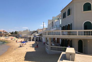 SPACCIAVA A POCHI METRI DA "CASA MONTALBANO", ARRESTATO 38ENNE