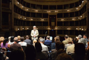 Stagione teatrale doppia tra Rozzi e Rinnovati