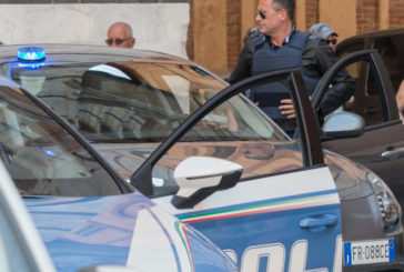 Picchia la ex e la costringe a subire rapporti sessuali