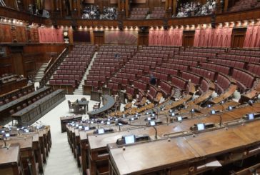 VIA LIBERA DELLA COMMISSIONE CAMERA AL TAGLIO DEI PARLAMENTARI