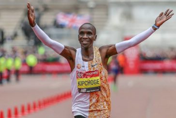 ELIUD KIPCHOGE ABBATTE IL MURO DELLE 2 ORE, MARATONA IN 1h59'40"