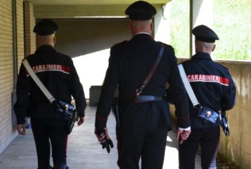 Video porno violenti sul cellulare di un ragazzino: la denuncia fa scattare le indagini