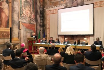 INDUSTRIA FARMACEUTICA INVESTE 1 MILIARDO L'ANNO E CHIEDE STABILITÀ