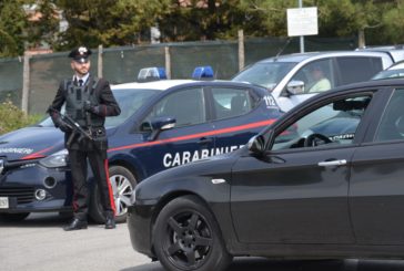 Guida senza patente e i Carabinieri scoprono che è stato denunciato 33 volte