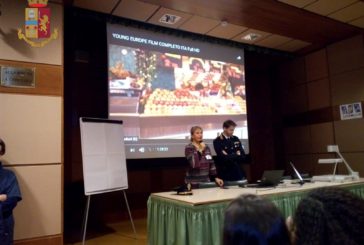 Polstrada e studenti del Sarrocchi ricordano le vittime degli incidenti