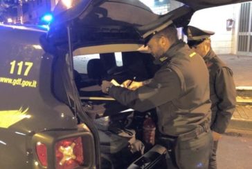 Controlli antidroga della GdF: fermato giovane con 32 grammi di marijuana