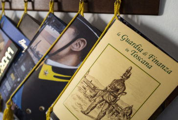 Scambio di auguri tra finanzieri senesi in congedo e Fiamme Gialle in attività