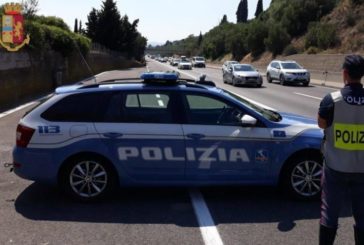 Alla guida con patente falsa: straniero denunciato dalla Polstrada