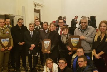 Premio Terra di Siena ai parà del 186°, a Sara Caffarelli e a Le Bollicine