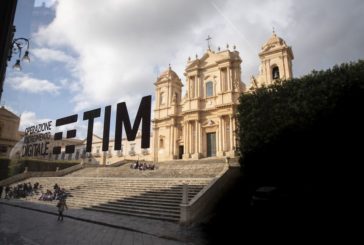 LEZIONI DI INTERNET, FA TAPPA NEL SIRACUSANO LA "SCUOLA" DI TIM
