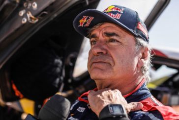 CARLOS SAINZ VINCE A 57 ANNI LA SUA TERZA DAKAR