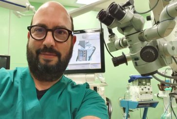 Medico a passeggio col cane salva ciclista in arresto cardiaco