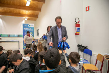 Consegnate 112 borracce alla scuola primaria di Vescovado di Murlo