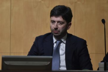 Coronavirus, Speranza "Lo stop ai voli cinesi continua"