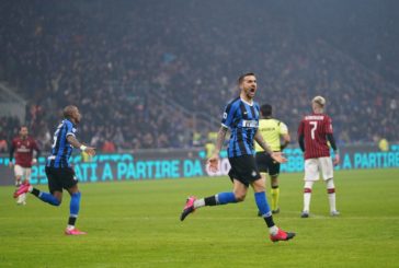 L'Inter vince il derby 4-2 in rimonta e aggancia la Juve in vetta