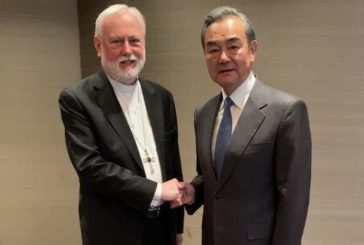 Cina-Vaticano, storico incontro tra ministri degli Esteri