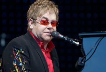 Elton John interrompe il concerto a Auckland "Ho la polmonite"