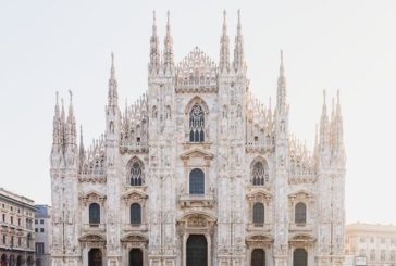 Coronavirus, a Milano il duomo riapre ai turisti con molte cautele