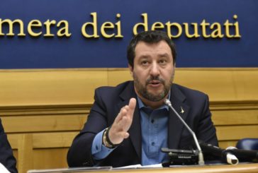 Coronavirus, Salvini "Non basta, va chiuso quello che non e' strategico"