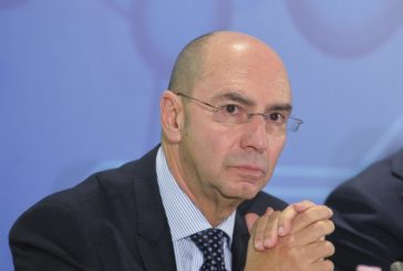 Coronavirus, Roche cede gratis il farmaco che aiuta gli intubati