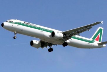 Coronavirus, per i passeggeri Alitalia uso obbligatorio delle mascherine