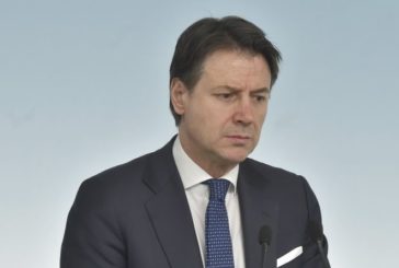 Coronavirus, Conte "L'Italia canta, uniti ce la faremo"