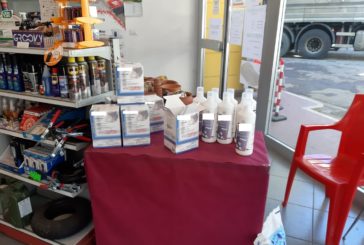 Sequestrate mascherine protettive in vendita in un distributore