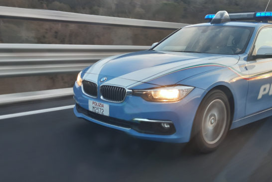 Uomo precipita dal ponte con un volo di sette metri