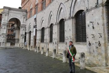 Anche Siena osserva un minuto di silenzio per i morti da covid-19