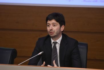 Speranza "Battaglia ancora lunga, misure prorogate al 13 aprile"