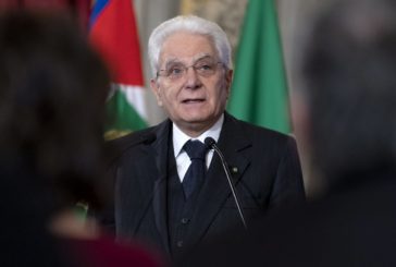 Mattarella ai cittadini "Supereremo questo momento travagliato"