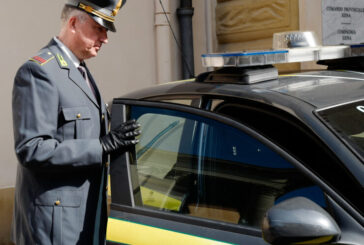 Parafarmacia vende disinfettanti senza esporre il prezzo: interviene la Finanza