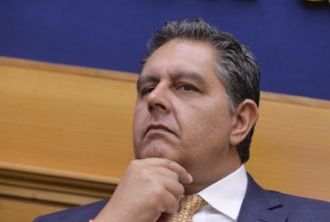 Le Regioni al Governo "Anticipare all'11 maggio il via libera ai negozi"