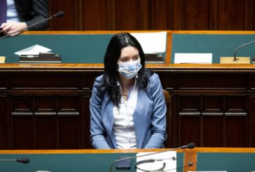 Azzolina "Non e' ancora possibile il ritorno in classe"