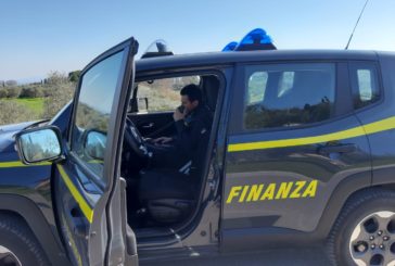 In sei sul minivan senza mascherine: sanzionati dalle Fiamme Gialle