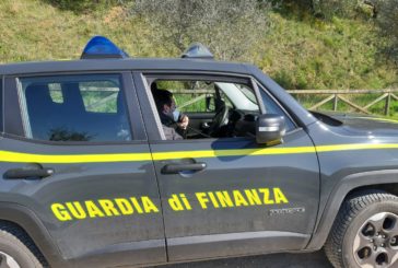 Fanno il bagno a Petriolo: due persone sanzionate dalle Fiamme Gialle