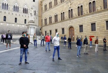 Quinto atto delle mascherine tricolori a Siena