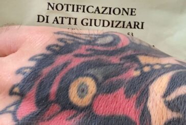 Fedez querelato dal Codacons "Onorificenze per aver dato una mano…"