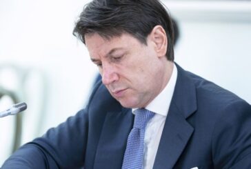 Conte "Non abbandoniamo i lavoratori per strada"