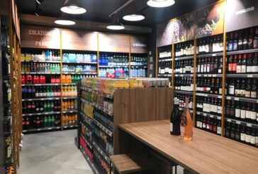 A Milano l'aperitivo adesso si fa anche al supermercato