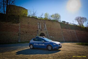 La Polizia ferma auto sospetta: a bordo un ricercato