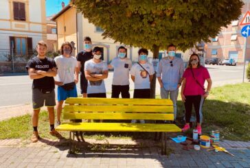 Quattro colori per 12 panchine di Staggia