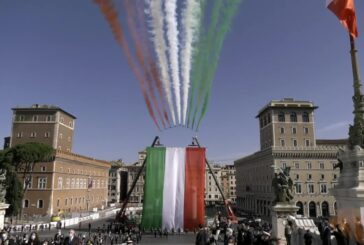 2 giugno, Mattarella depone una corona d’alloro all’ Altare della Patria